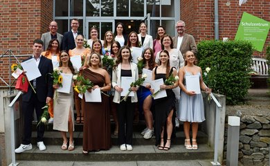 Gruppenfoto des Examenskurses 2024 der Berufsfachschule Pflege