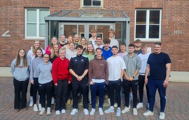 Fachschule für Physiotherapie - Gruppenfoto des neuen Kurses 2024