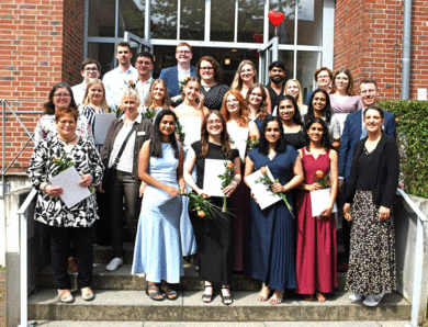 Gruppenfoto des Examenskurses 2025 der Berufsfachschule Pflege